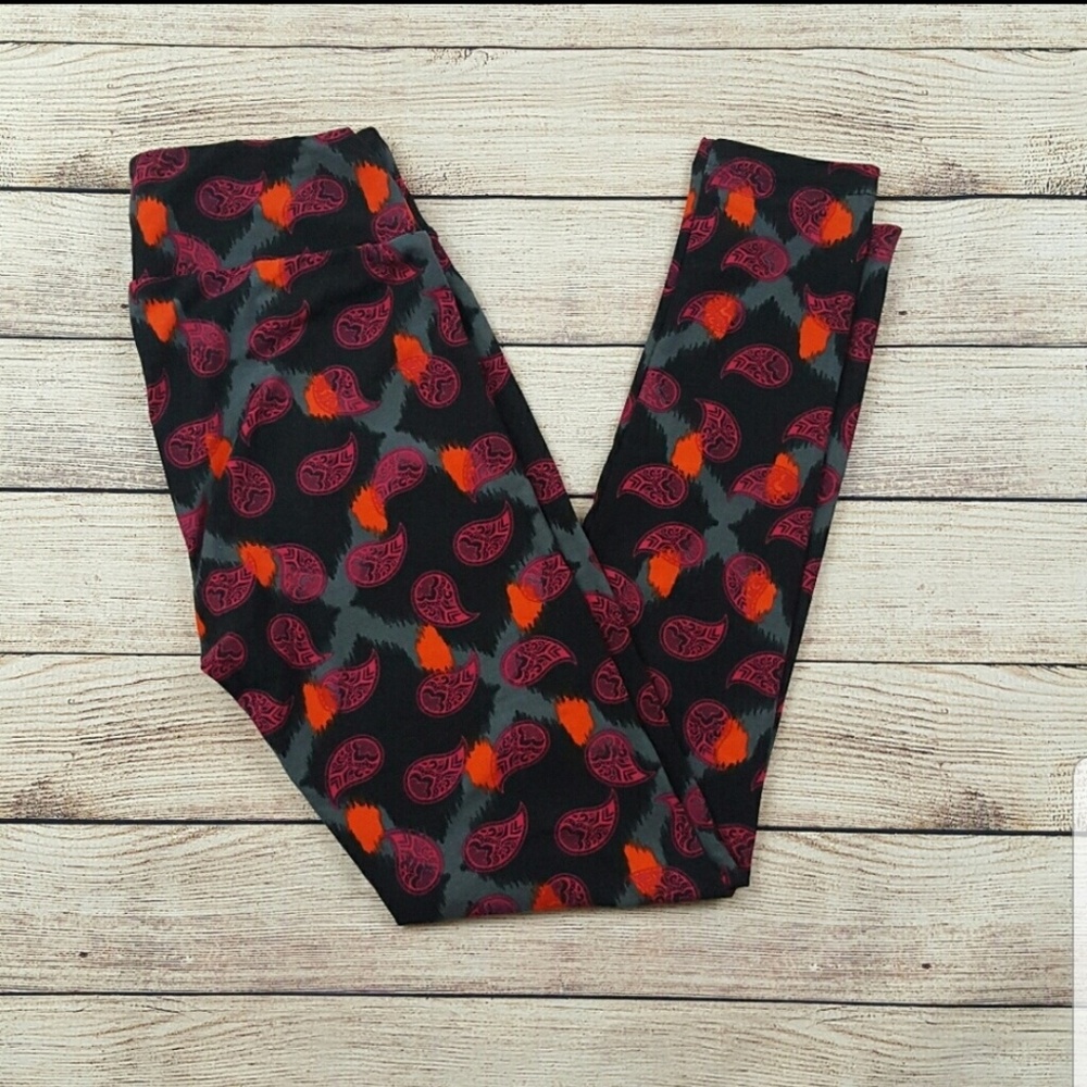 Lularoe leggings paisley design os